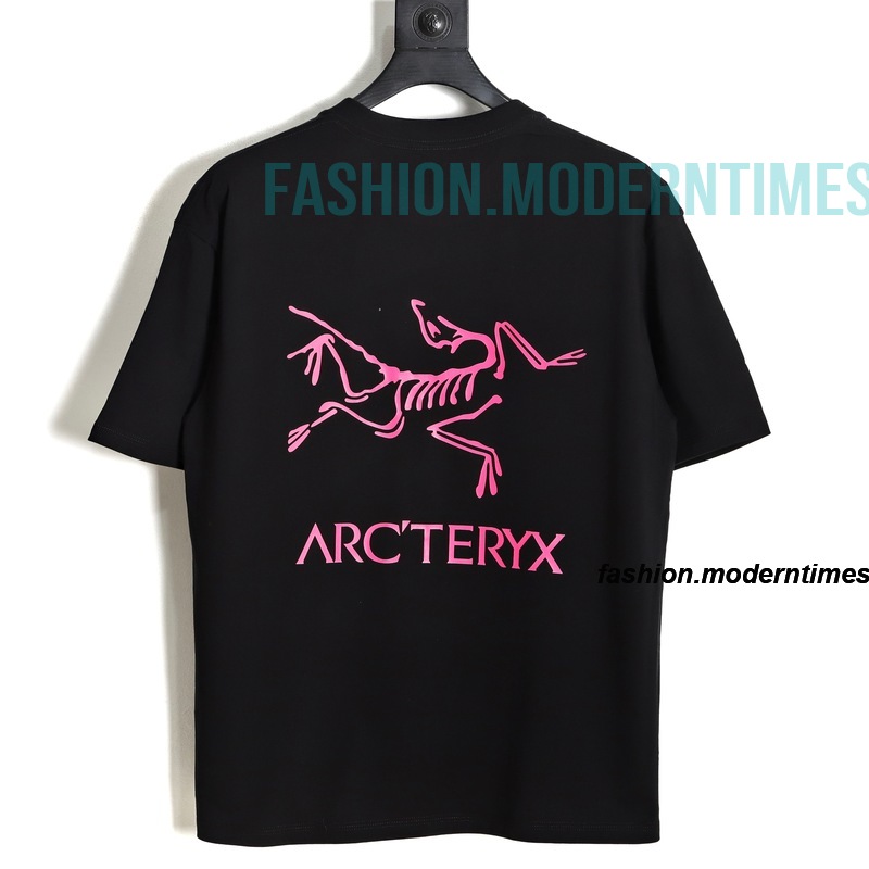Arc Teryx - Large Logo Printed Short Sleeve T-shirt On The Back Arc Teryx - Large Logo Printed Short Sleeve T-shirt On The Back